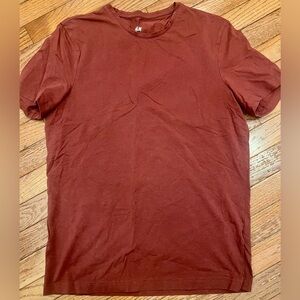 H&M Men's Brick Red Short Sleeve Tee Large